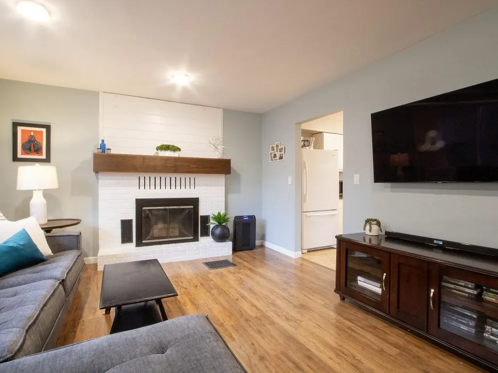 24 Logwood Circle Essex VT 05452