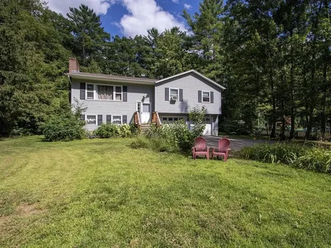 24 Logwood Circle Essex VT 05452