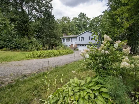 24 Logwood Circle Essex VT 05452