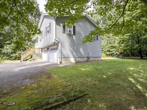 24 Logwood Circle Essex VT 05452