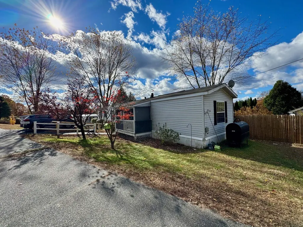 4 Earl Avenue Winchester NH 03470