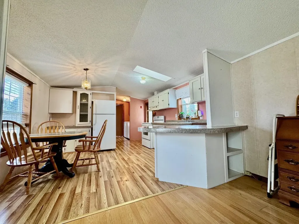 4 Earl Avenue Winchester NH 03470