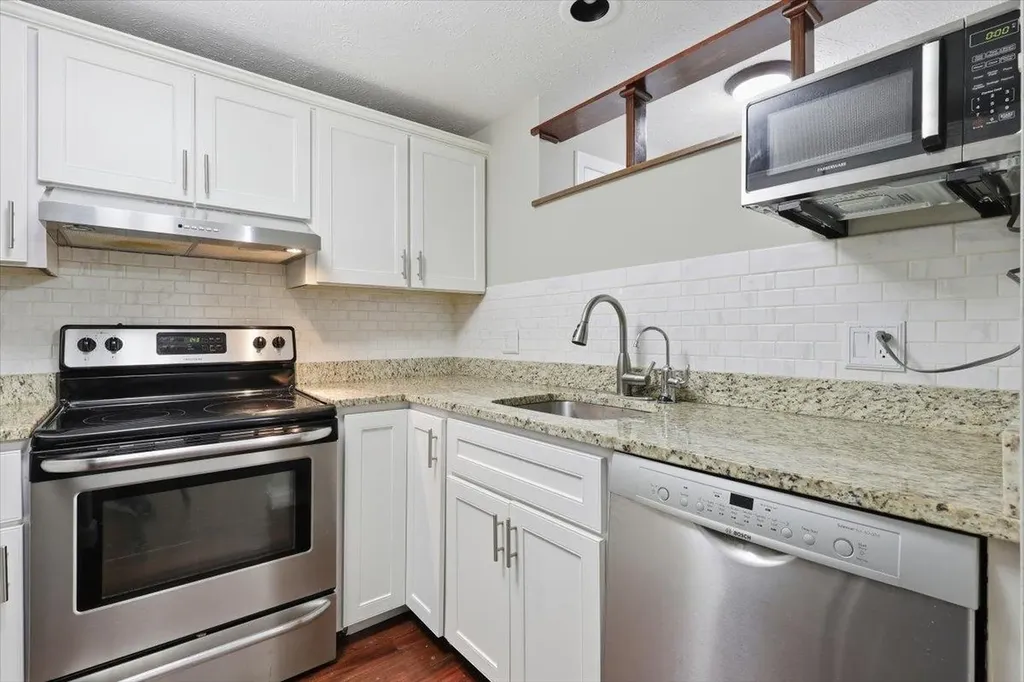 25 Cortez Drive Nashua NH 03062