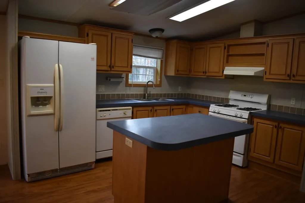 62 Palmer Road Enfield NH 03748