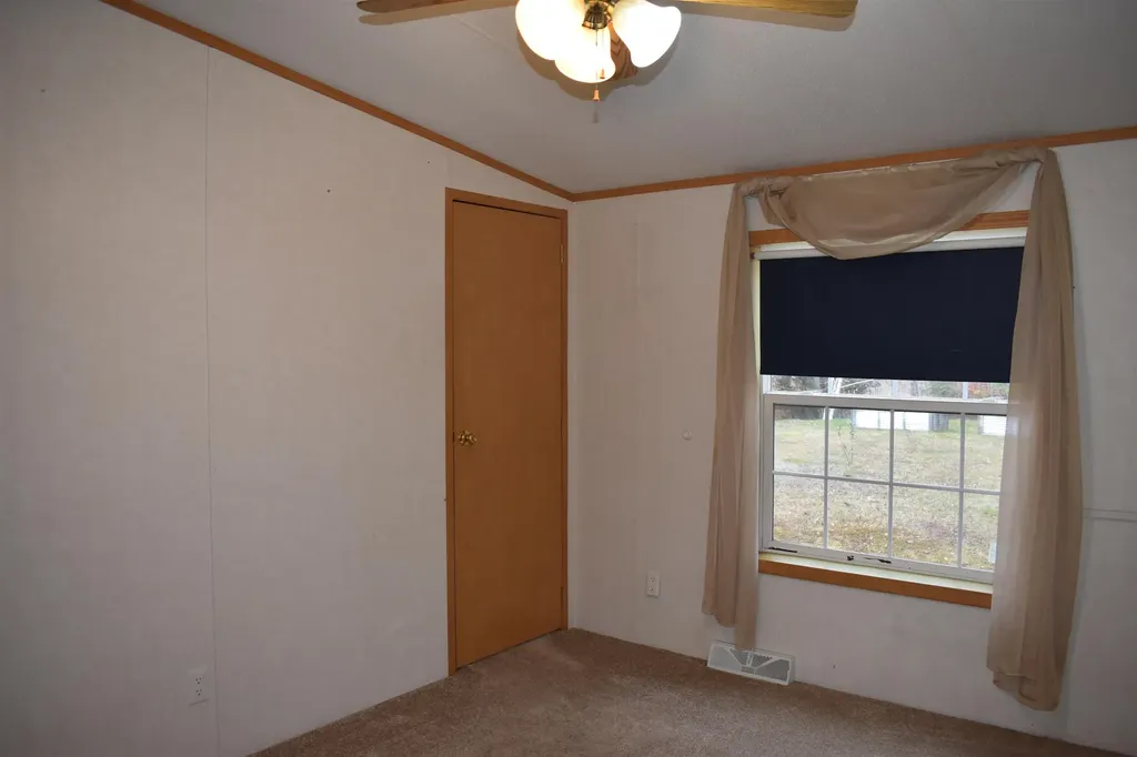 62 Palmer Road Enfield NH 03748