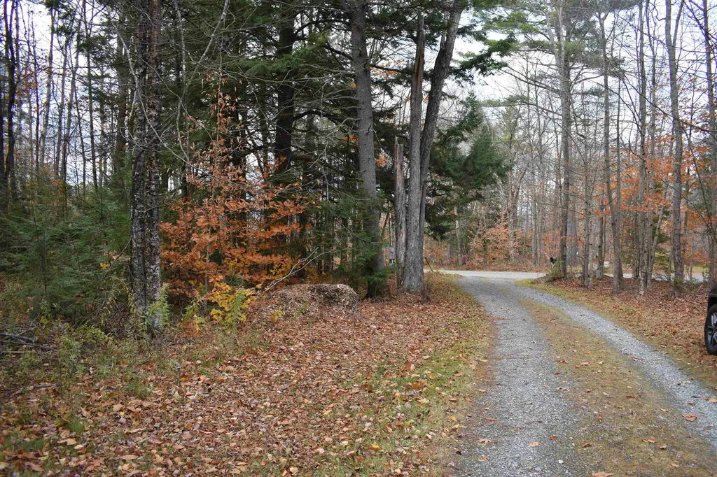 62 Palmer Road Enfield NH 03748