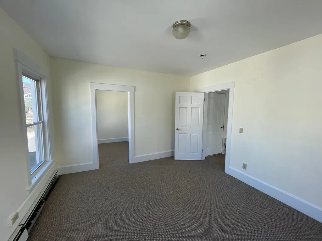 34 Williams Street Rockingham VT 05101