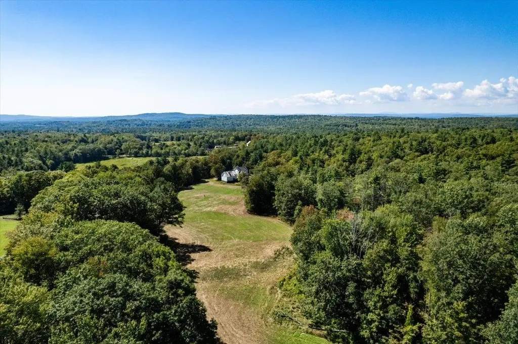 22 Abberton Road Canterbury NH 03224