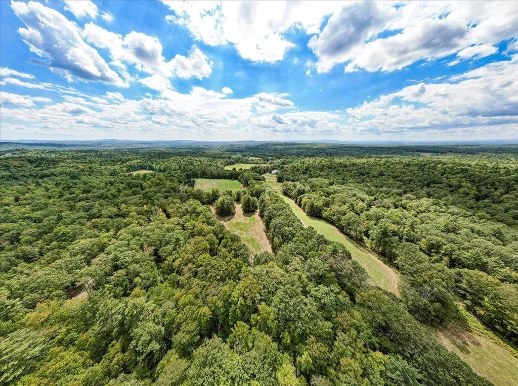 22 Abberton Road Canterbury NH 03224