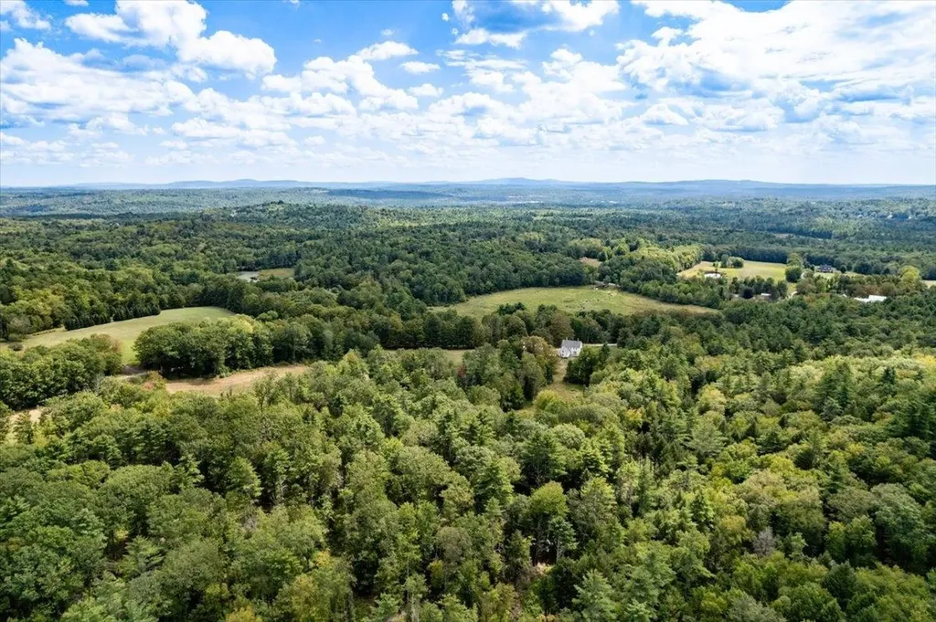 22 Abberton Road Canterbury NH 03224