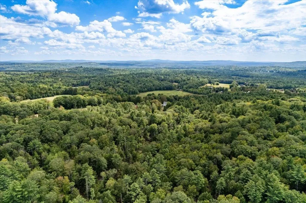 22 Abberton Road Canterbury NH 03224