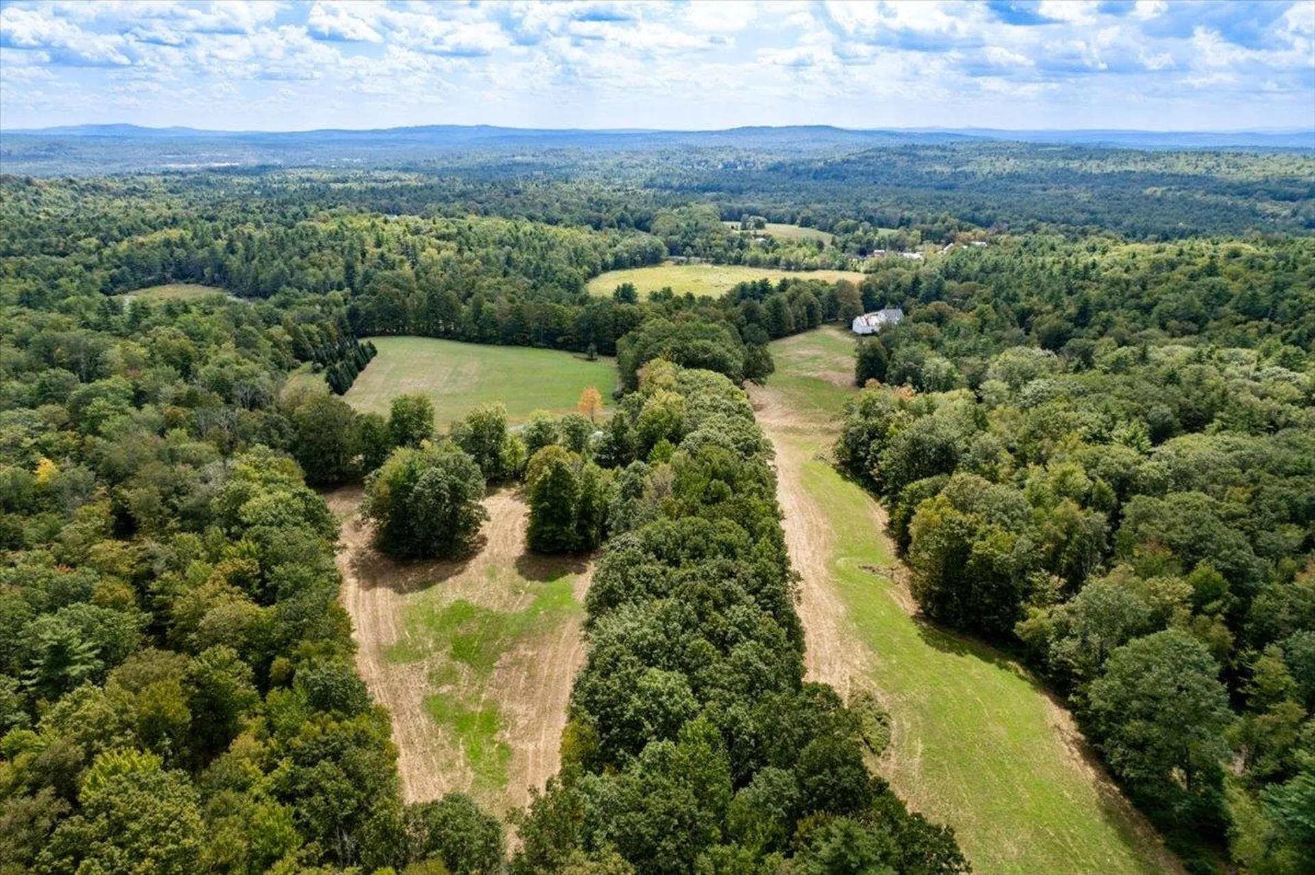 22 Abberton Road Canterbury NH 03224