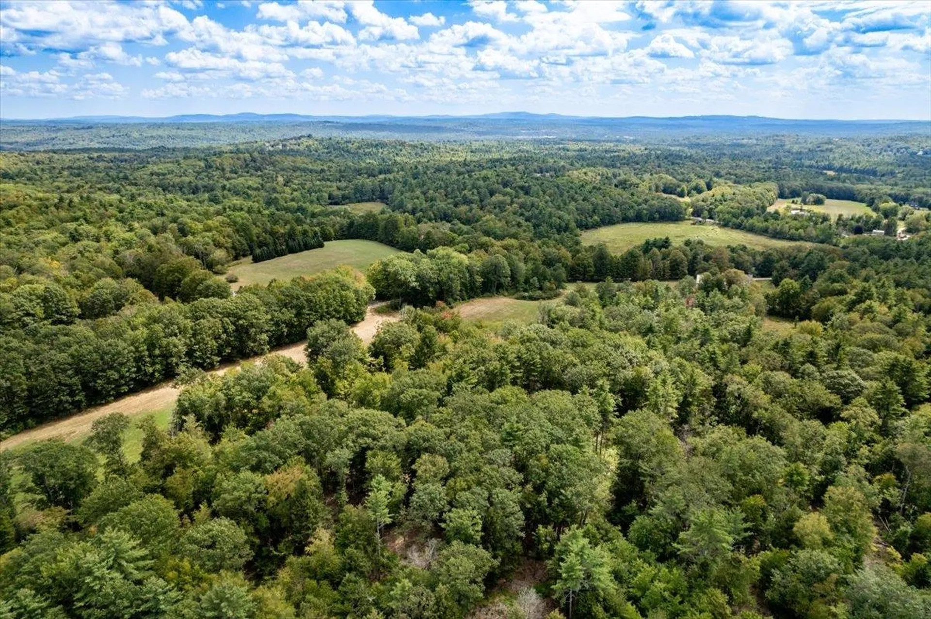 22 Abberton Road Canterbury NH 03224