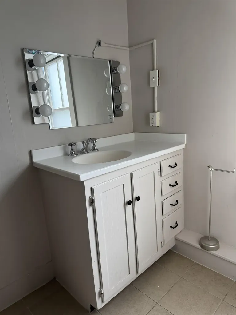 76 Warren Street Concord NH 03301