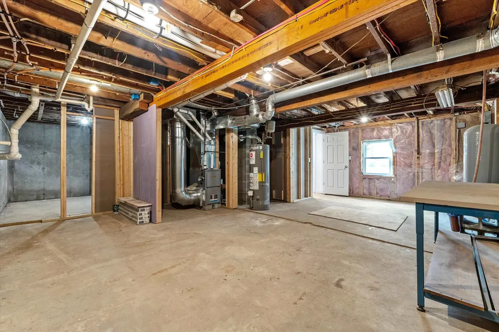 475 Old County Road Deering NH 03244