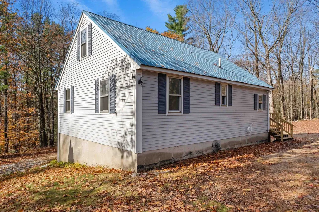 475 Old County Road Deering NH 03244