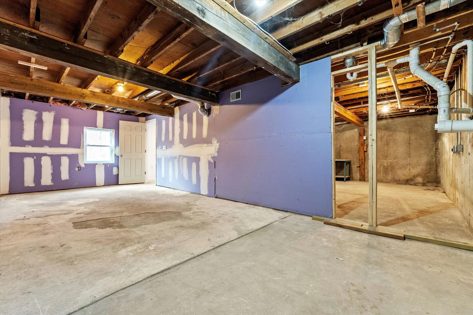 475 Old County Road Deering NH 03244