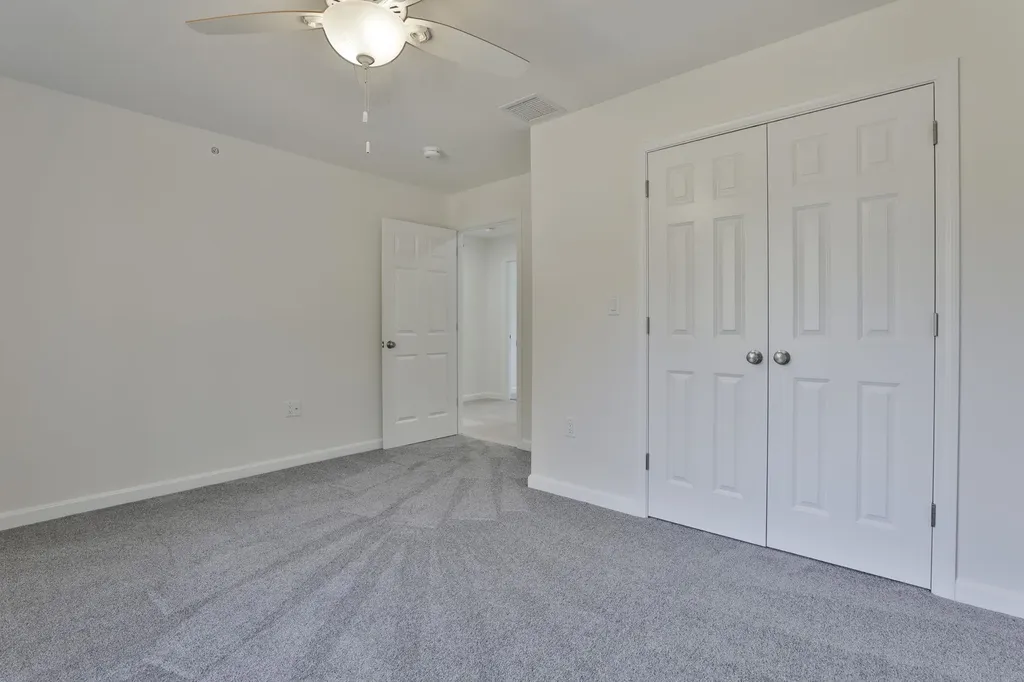 17 Autumn Lane Raymond NH 03077