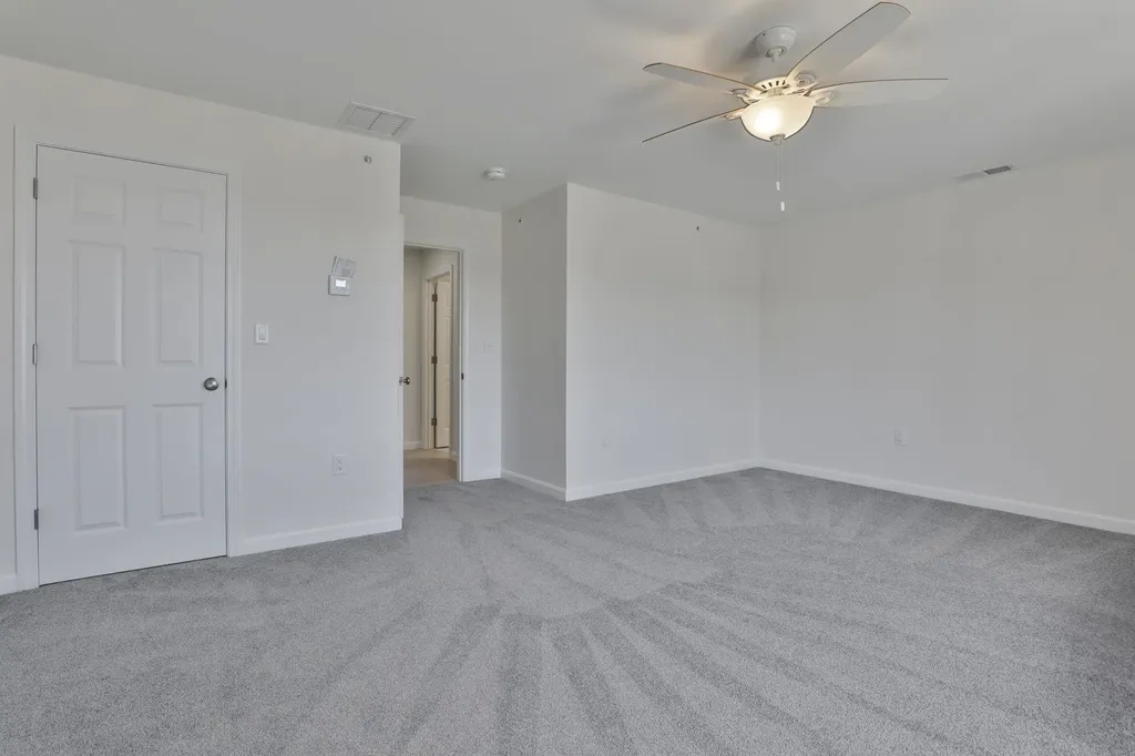 17 Autumn Lane Raymond NH 03077