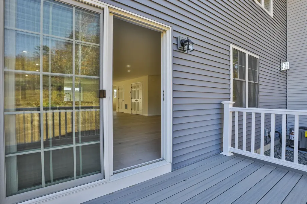 17 Autumn Lane Raymond NH 03077