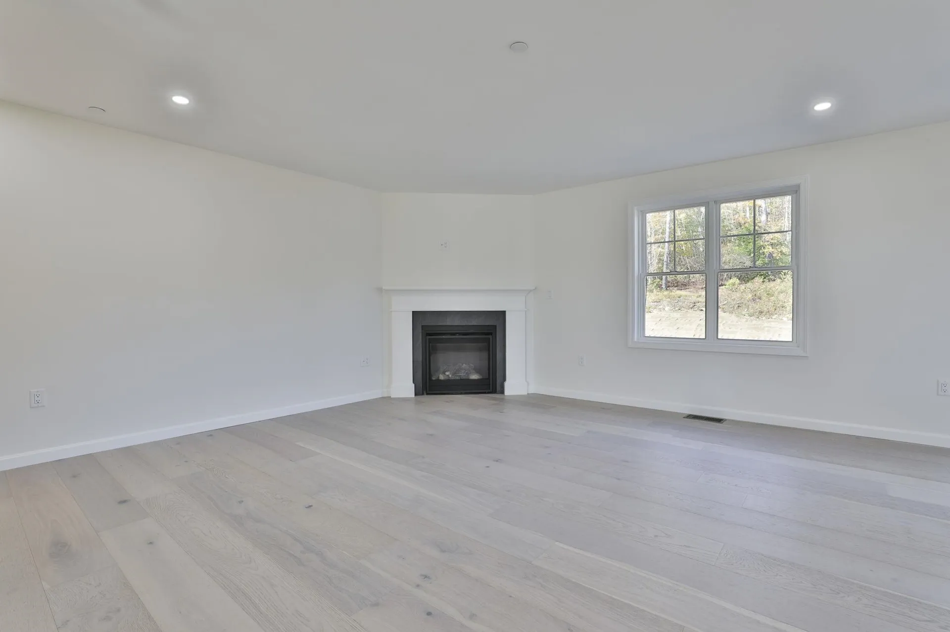 17 Autumn Lane Raymond NH 03077