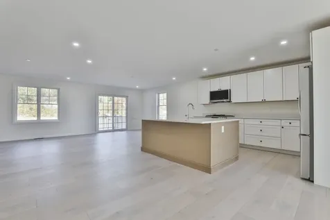 17 Autumn Lane Raymond NH 03077