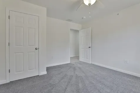 17 Autumn Lane Raymond NH 03077