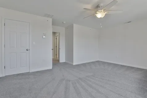 17 Autumn Lane Raymond NH 03077