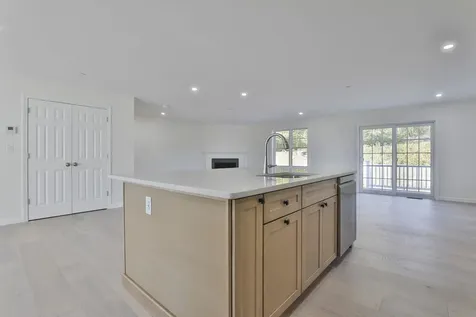 17 Autumn Lane Raymond NH 03077