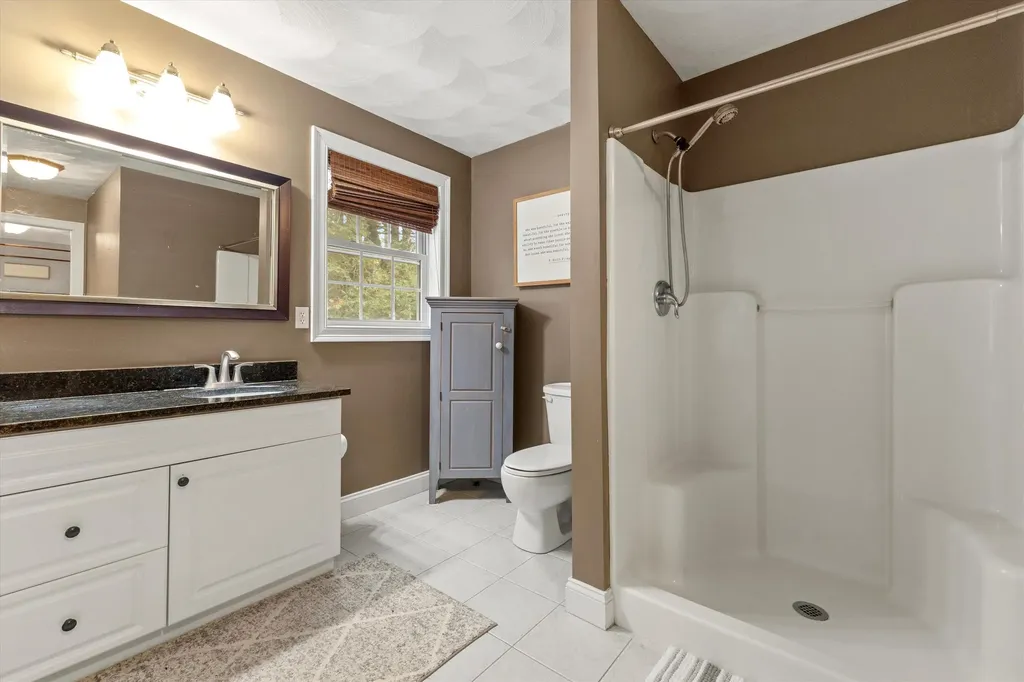 37 Dugout Road Hudson NH 03051