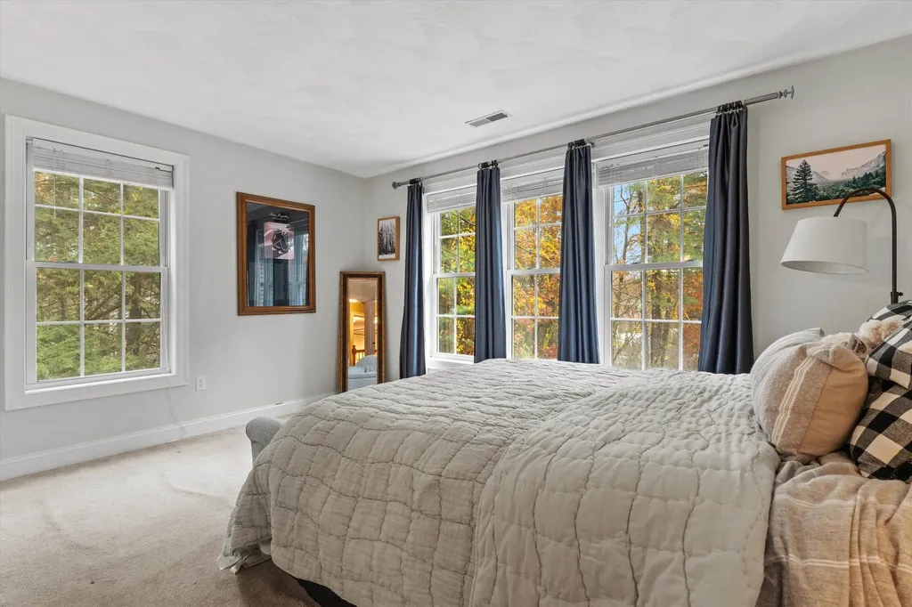 37 Dugout Road Hudson NH 03051