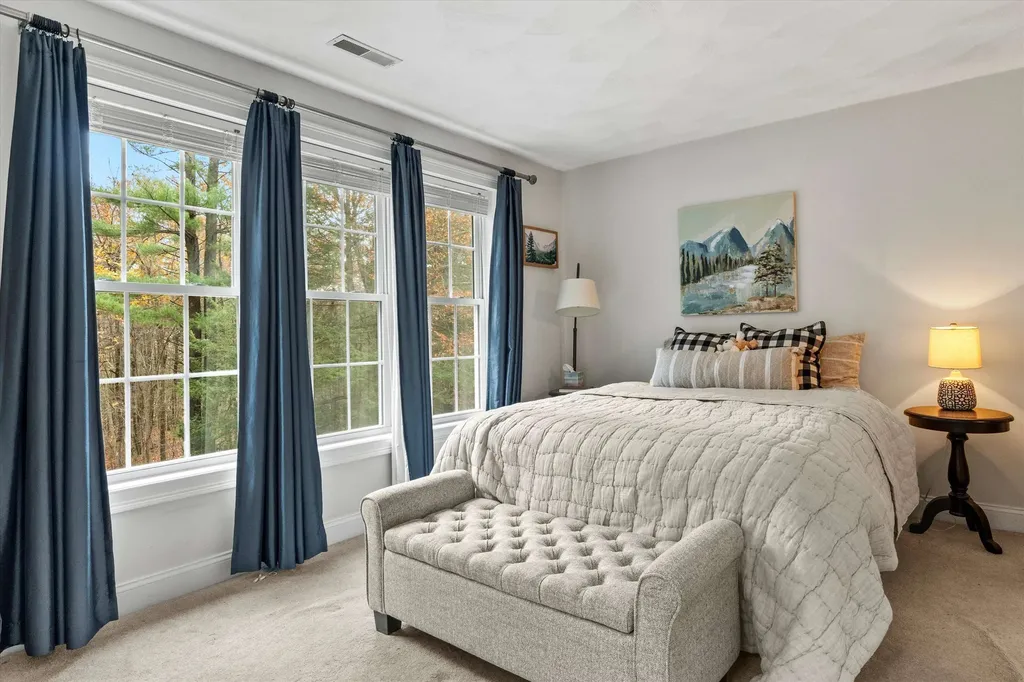 37 Dugout Road Hudson NH 03051