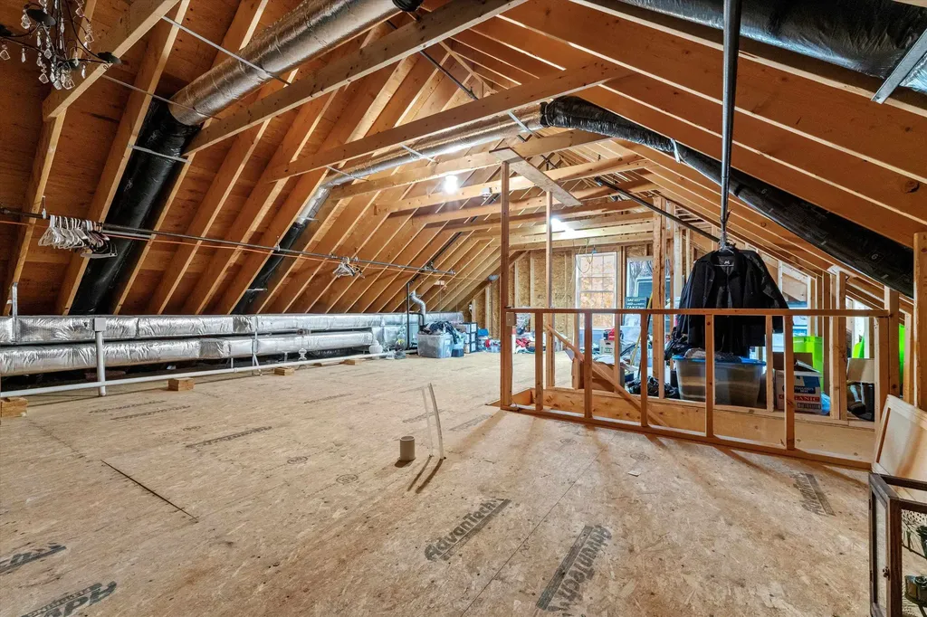 37 Dugout Road Hudson NH 03051