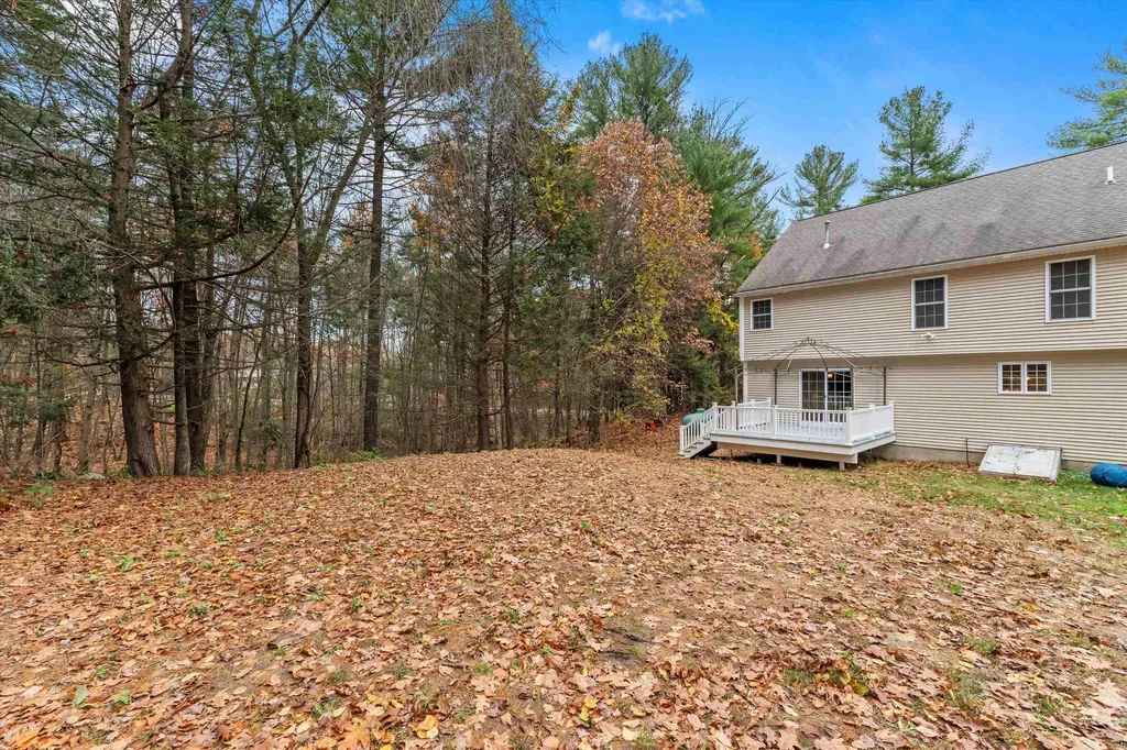 37 Dugout Road Hudson NH 03051