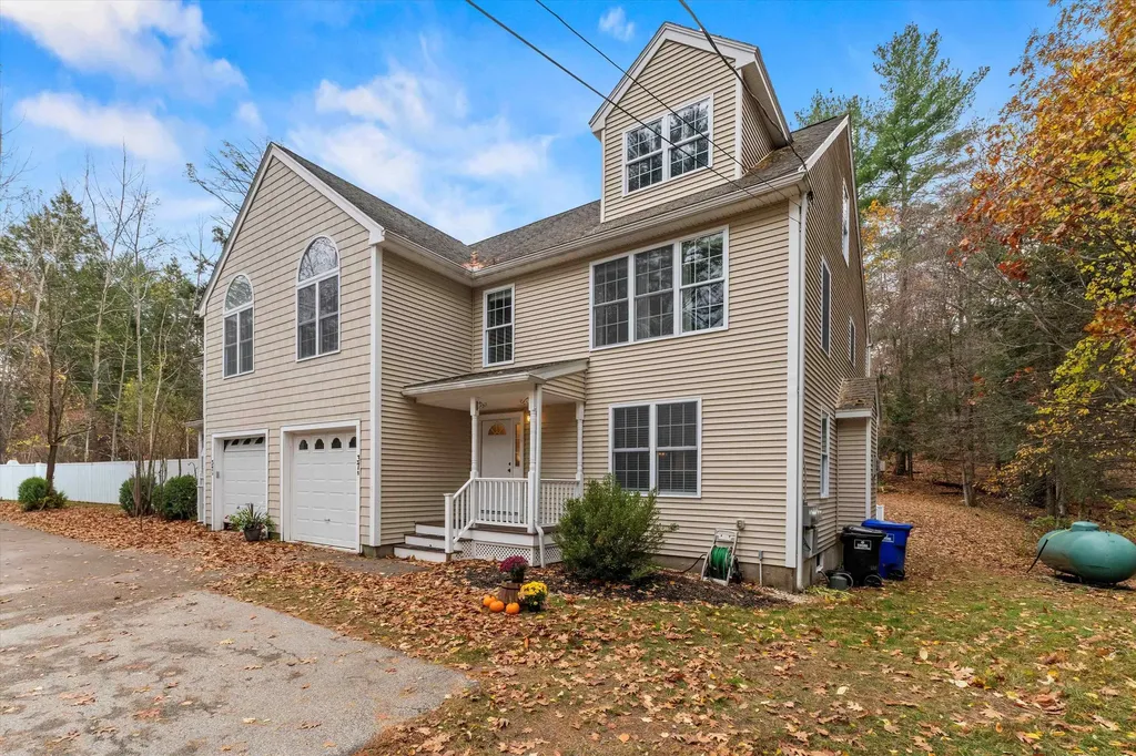 37 Dugout Road Hudson NH 03051