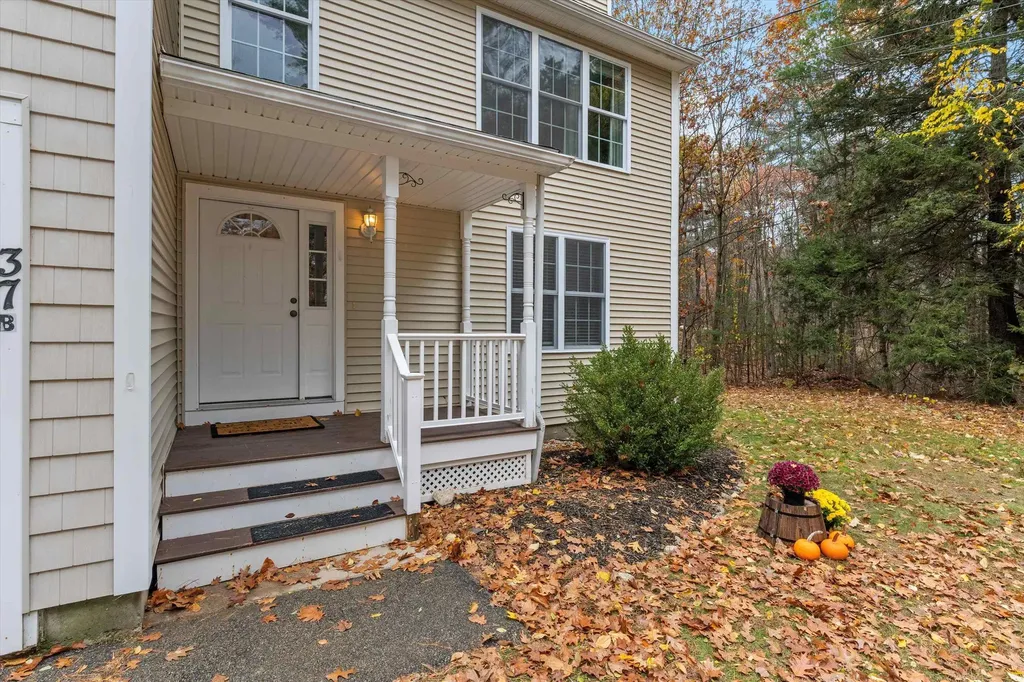 37 Dugout Road Hudson NH 03051