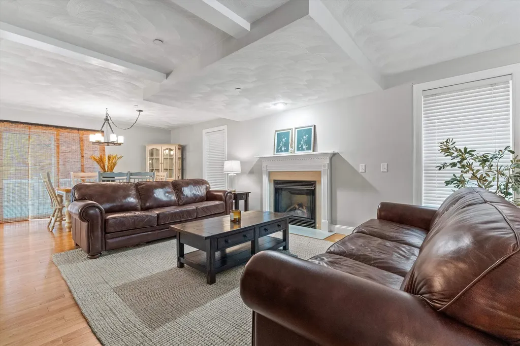 37 Dugout Road Hudson NH 03051