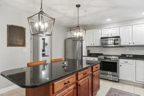 37 Dugout Road Hudson NH 03051