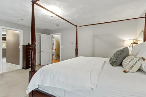 37 Dugout Road Hudson NH 03051