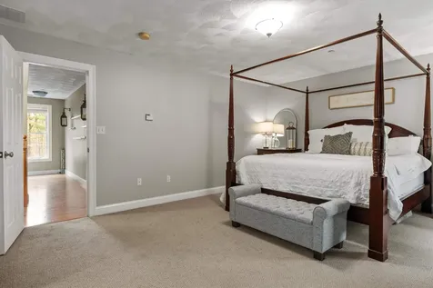 37 Dugout Road Hudson NH 03051