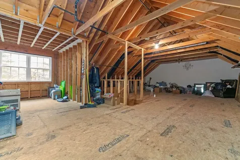 37 Dugout Road Hudson NH 03051