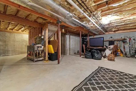 37 Dugout Road Hudson NH 03051