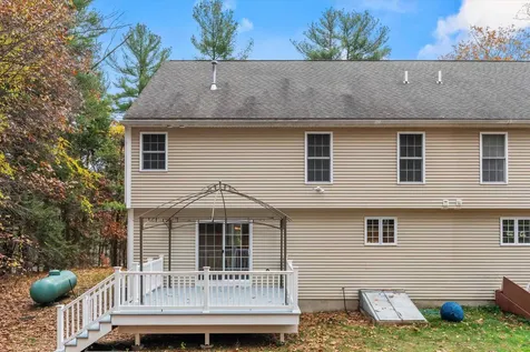 37 Dugout Road Hudson NH 03051