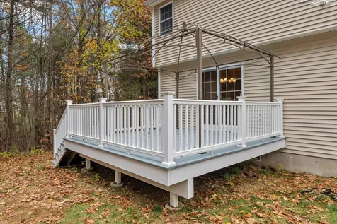 37 Dugout Road Hudson NH 03051