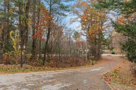 37 Dugout Road Hudson NH 03051