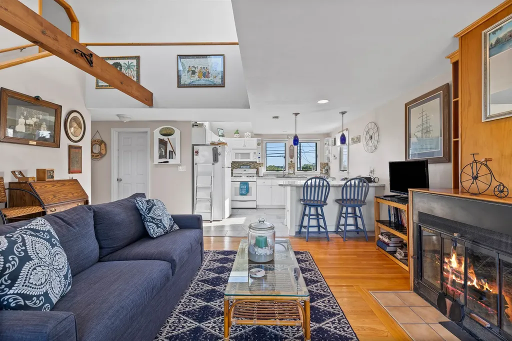 73 Church Street Hampton NH 03842