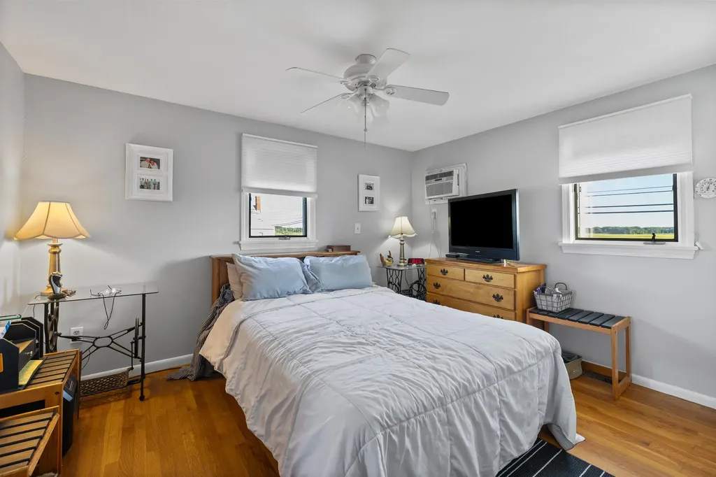 73 Church Street Hampton NH 03842