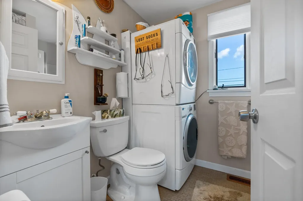 73 Church Street Hampton NH 03842