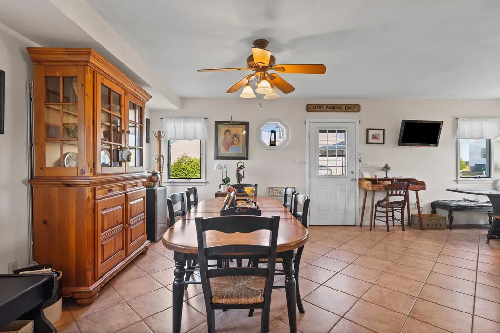 73 Church Street Hampton NH 03842