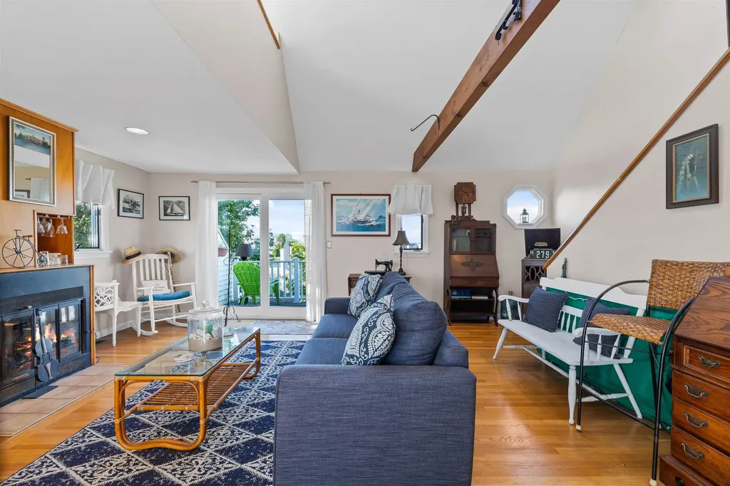 73 Church Street Hampton NH 03842